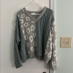Gilli Gray and Cream V-Neck Sweater